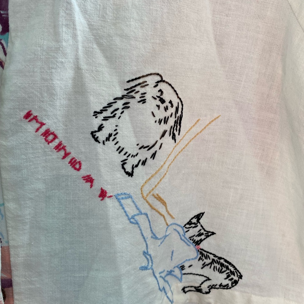 White Handmade Blouse Cat and Dog Embroidered - Picture 5 of 13